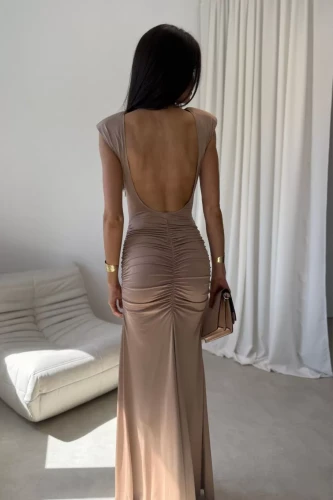 aurelia-sukienka-maxi-w-kolorze-cappuccino (1).webp