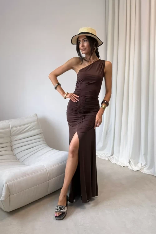 bellina-sukienka-maxi-w-kolorze-brazowym.webp